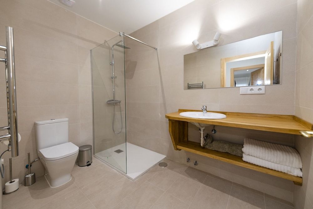 Apartamentos Los Picos de Europa Apartment, Accessible, Private Bathroom (3 personas) 11