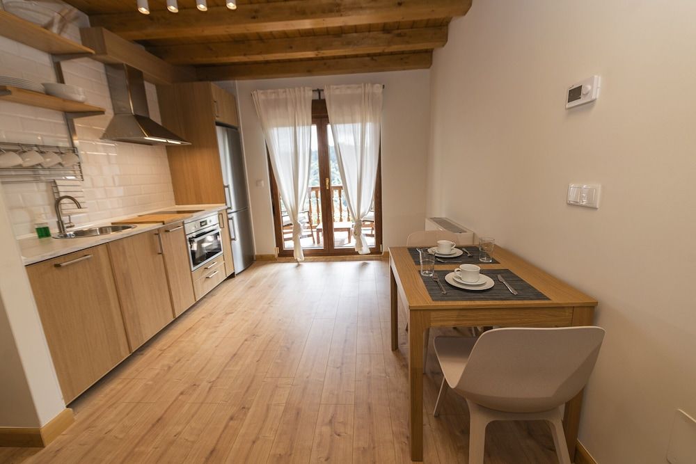Apartamentos Los Picos de Europa Duplex, Accessible, Private Bathroom 12