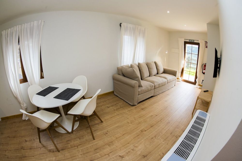 Apartamentos Los Picos de Europa Apartment, Accessible, Private Bathroom (3 personas) 7