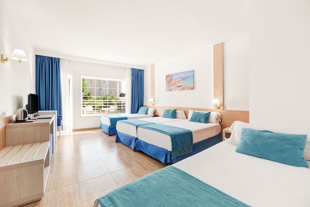 Standard Quadruple Room, Balcony (2 adults)