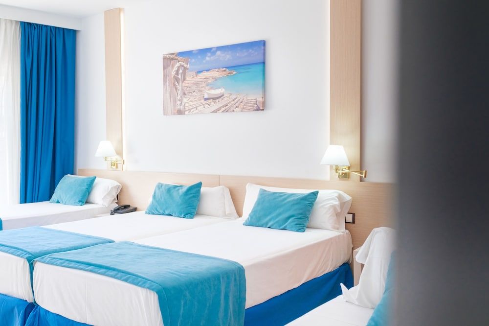 Standard Quadruple Room, Balcony (4 adults)