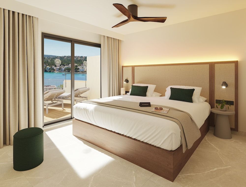 Junior Suite, Sea View (Joy)