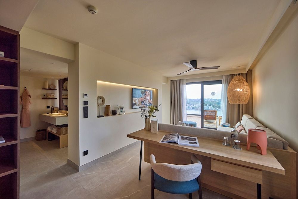 Junior Suite (Joy)