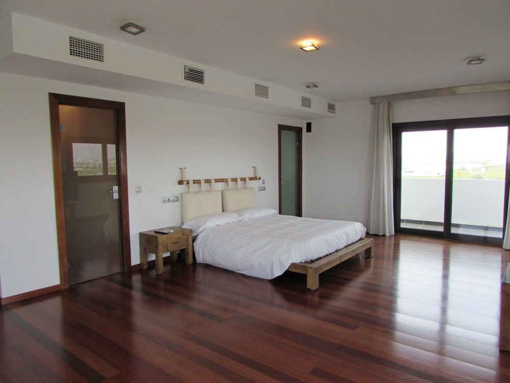 Deluxe Quadruple Room (3)