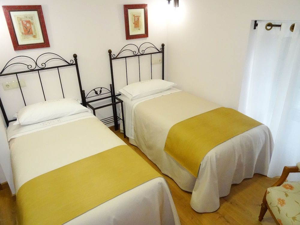 Pension Last 12K Twin Room, City View 6