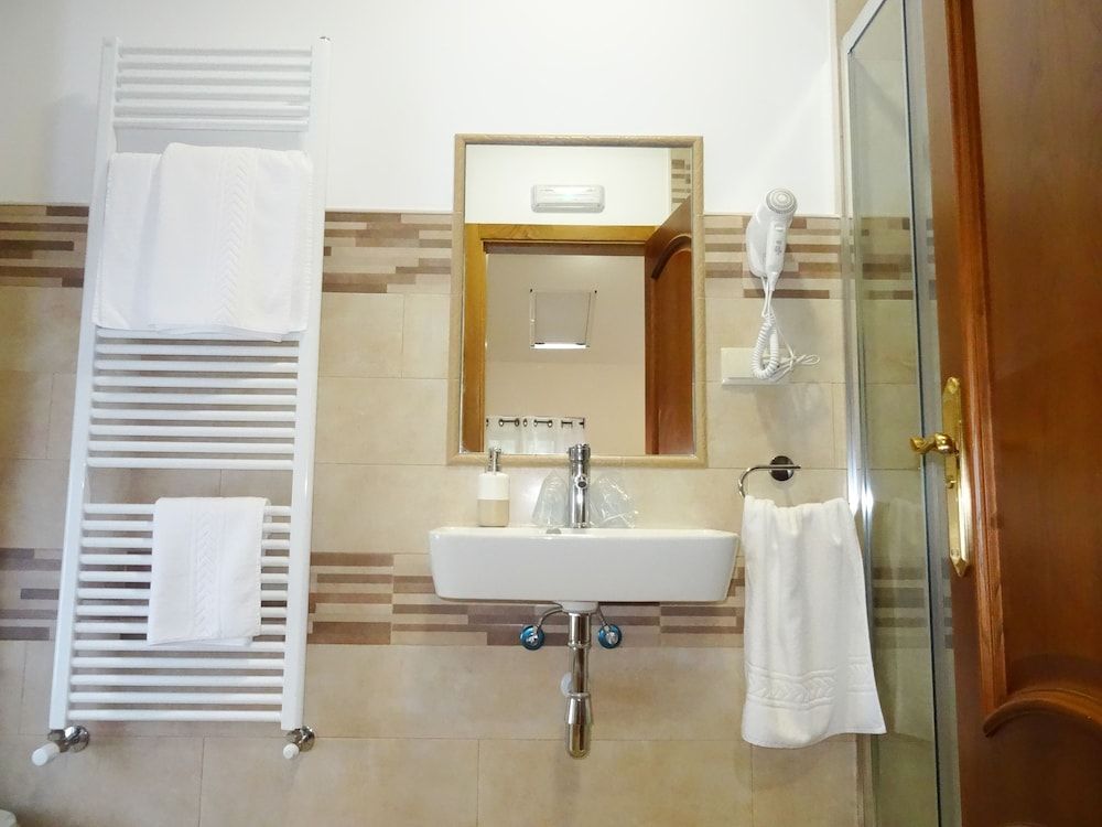 Pension Last 12K Twin Room, City View 4