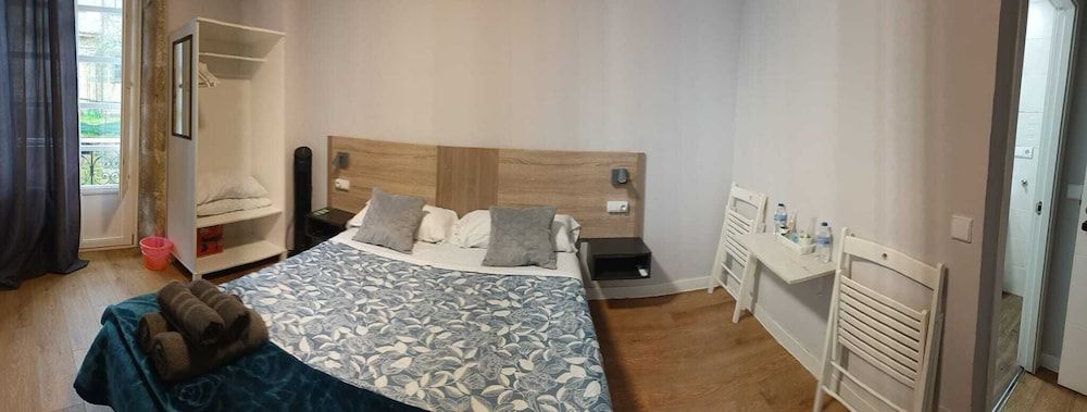 Casa Douro Double (1 bed) with private bathroom 4