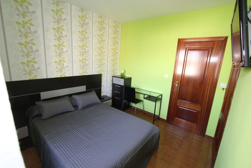 PR Plaza de Galicia Double Room, City View 3