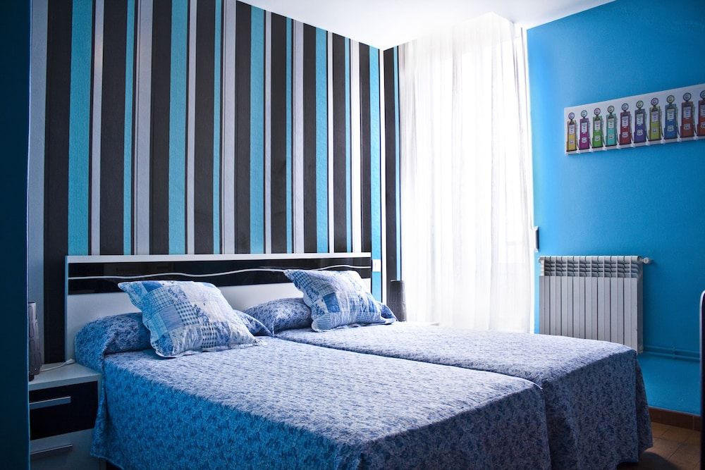 PR Plaza de Galicia Double Room, 2 Twin Beds, Balcony, City View 12