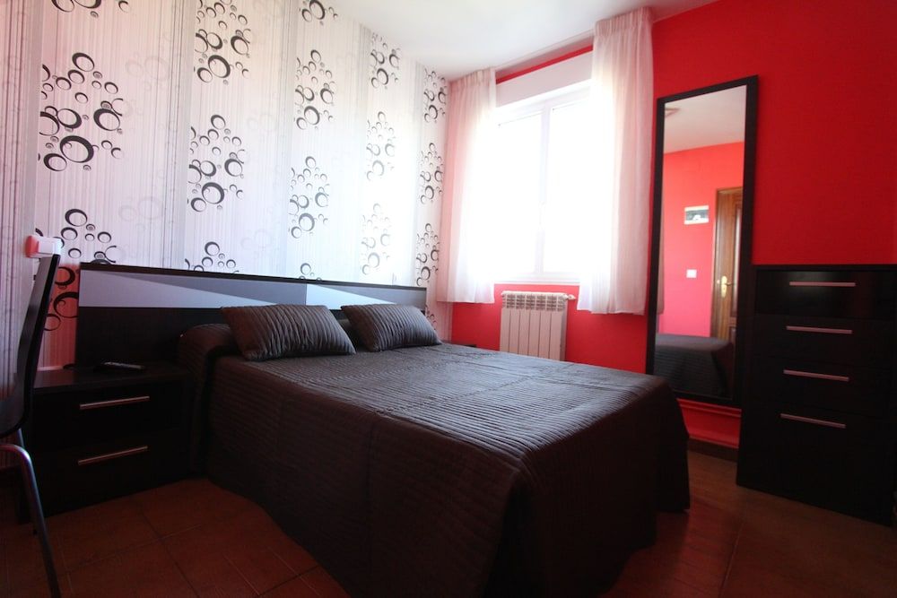 PR Plaza de Galicia Double Room, City View 8