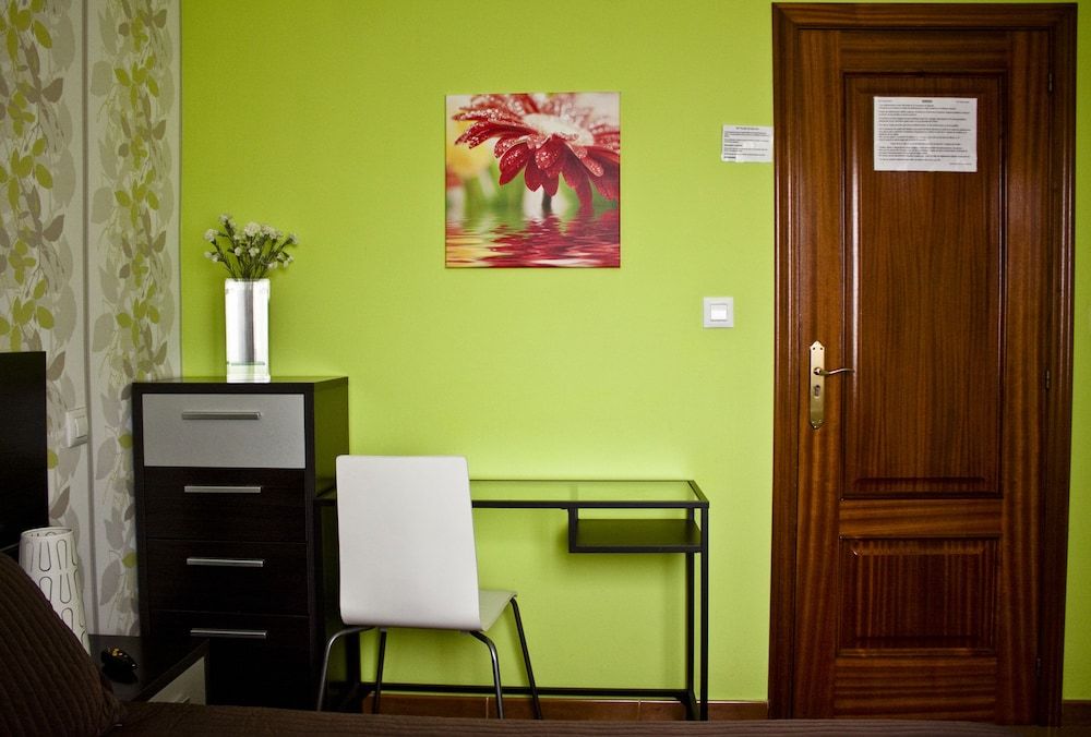 PR Plaza de Galicia Double Room, City View 9