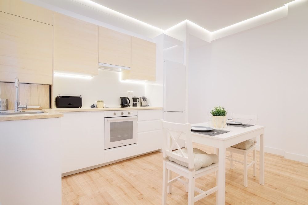 undefined Apto Reformado con encanto by URBANHOSTS 10