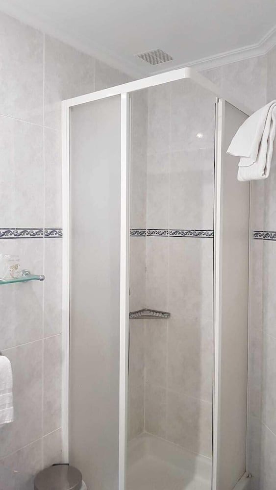 Pensión Bilbao Standard Triple Room, 3 Twin Beds 3