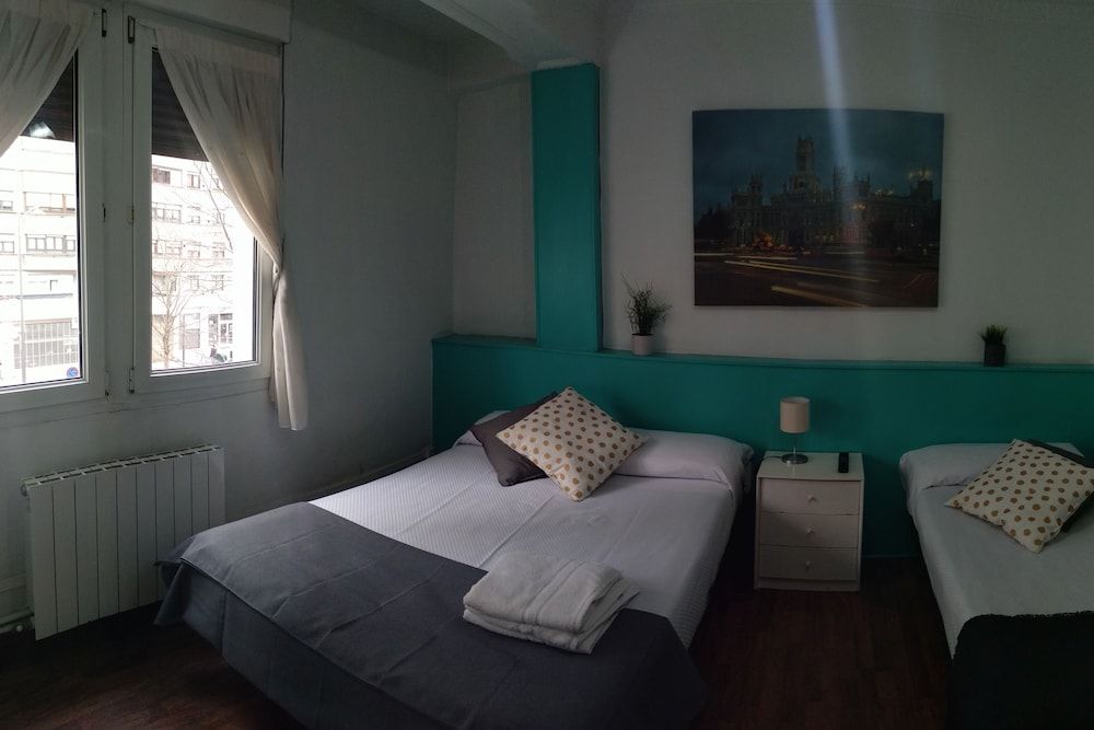 Pensión Arias Double or Twin Room, Shared Bathroom 17