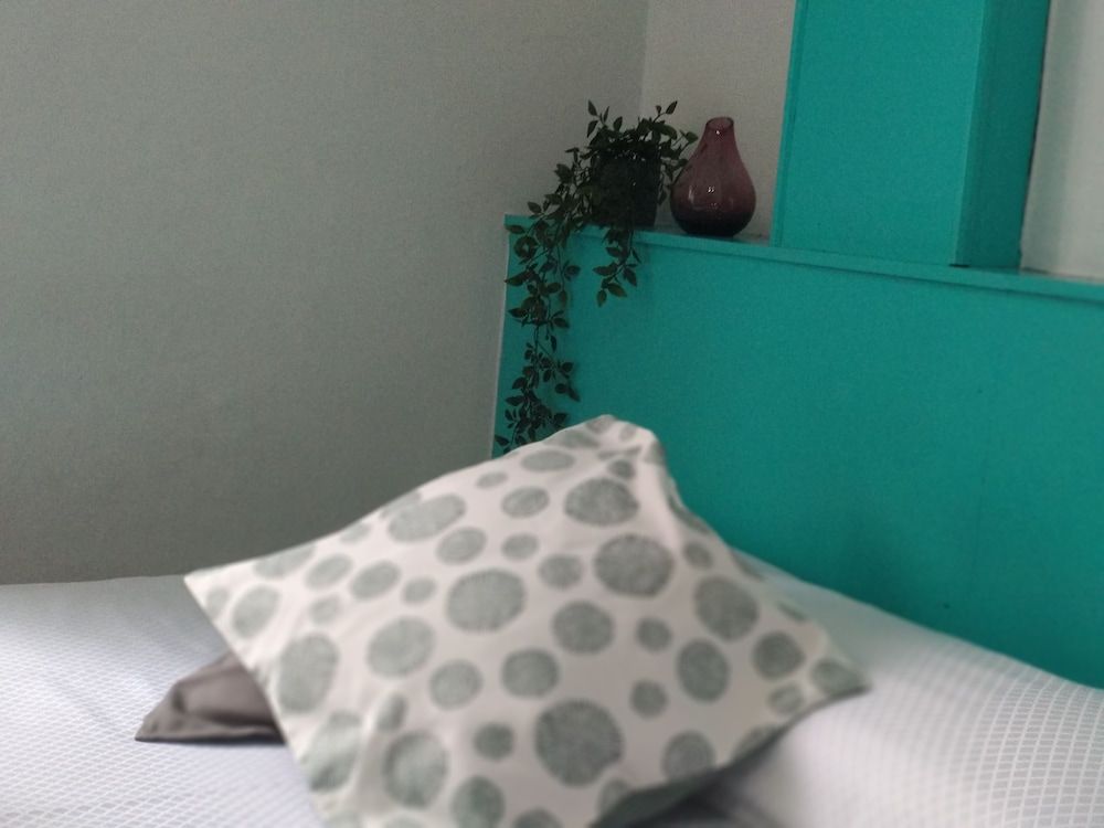 Pensión Arias Single Room, Shared Bathroom 10