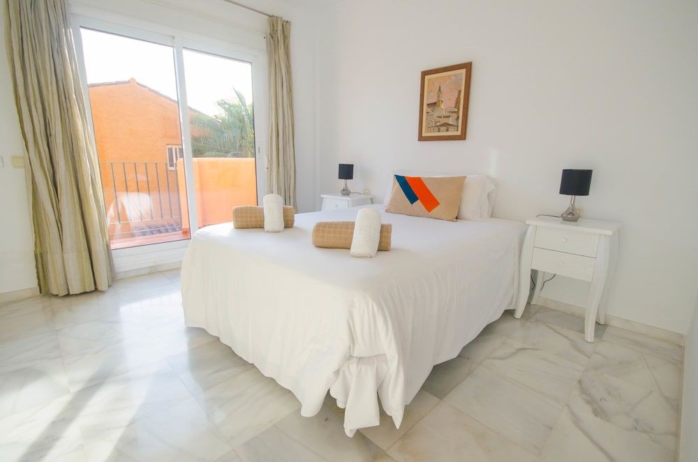 House, 3 Bedrooms, Sea View