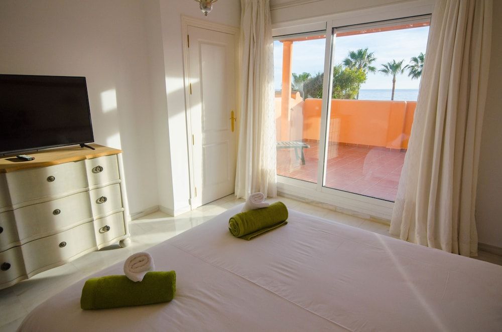 House, 3 Bedrooms, Sea View