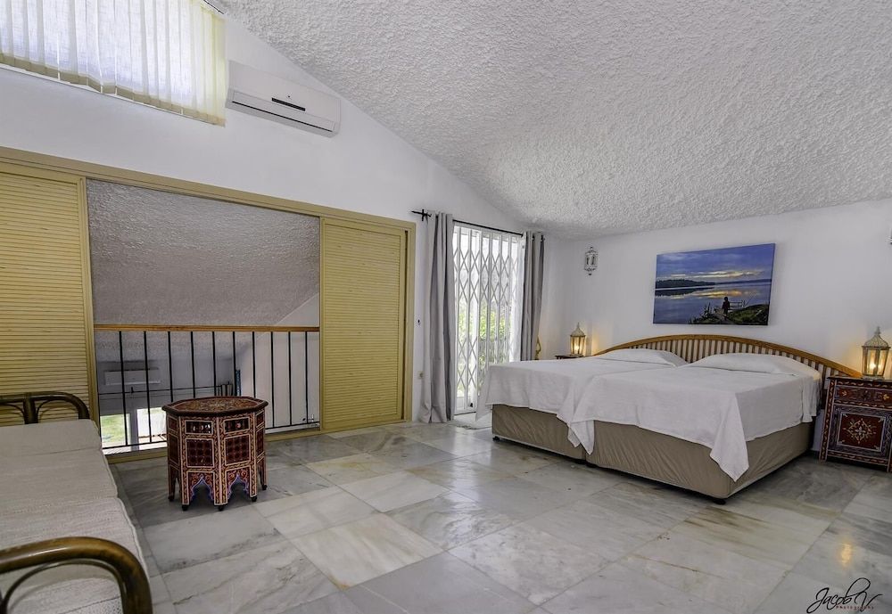 House, 2 Bedrooms