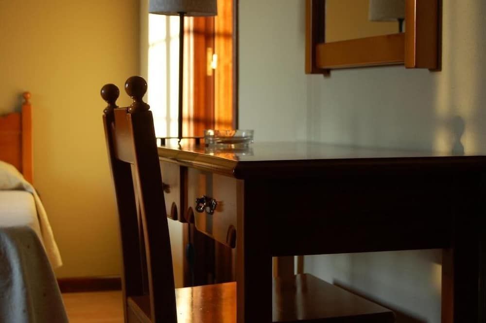 Duerming París Pontevedra Hotel Basic Triple Room 7