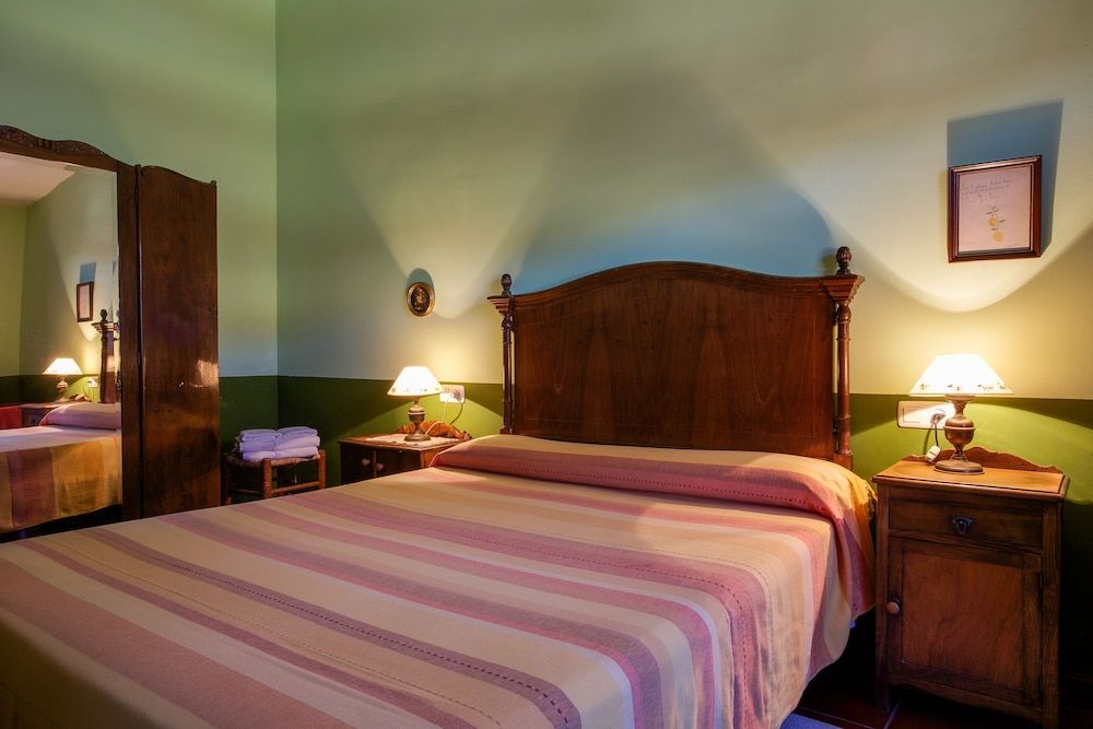 Double Room (3)