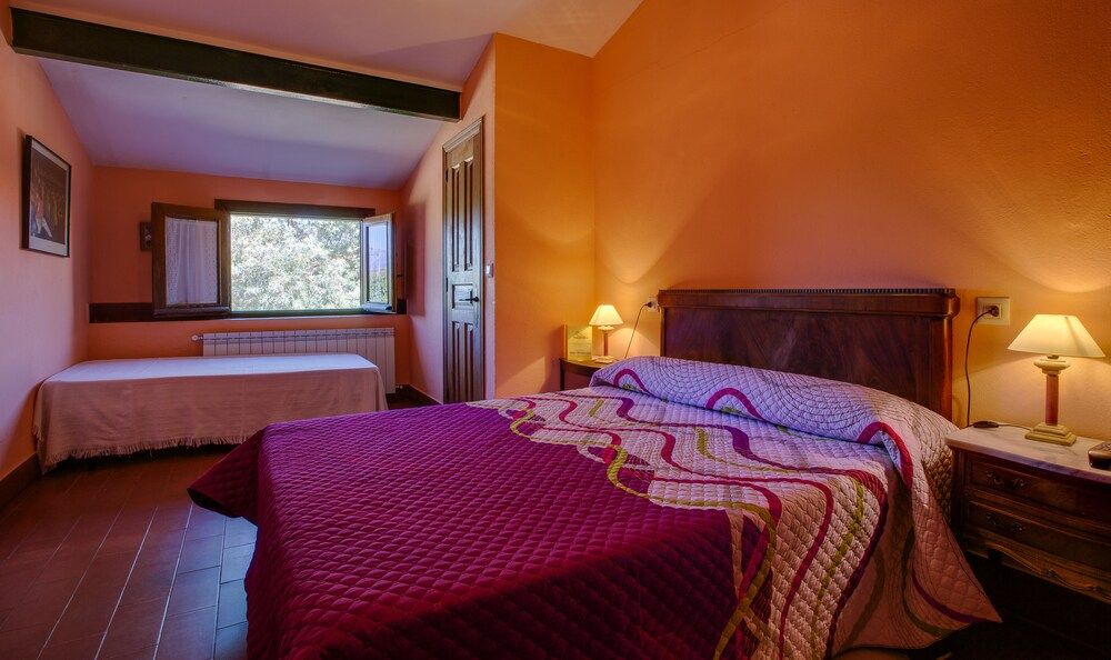 Double Room (1)