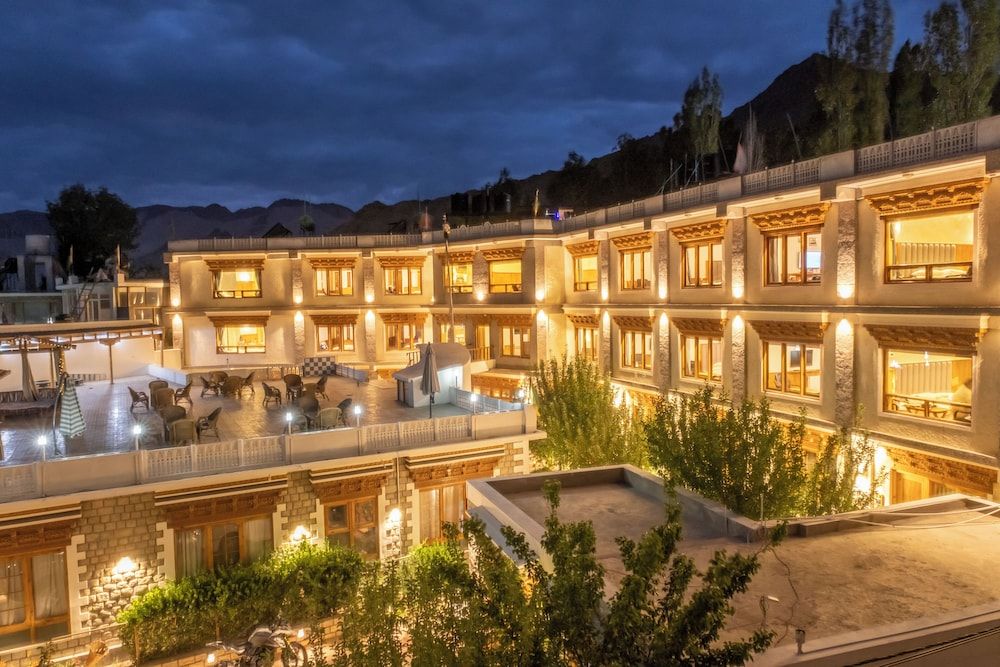 undefined Hotel Cho Palace 2