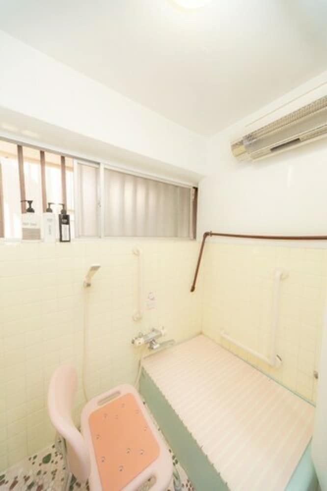 Economy Triple Room, Shared Bathroom (B)