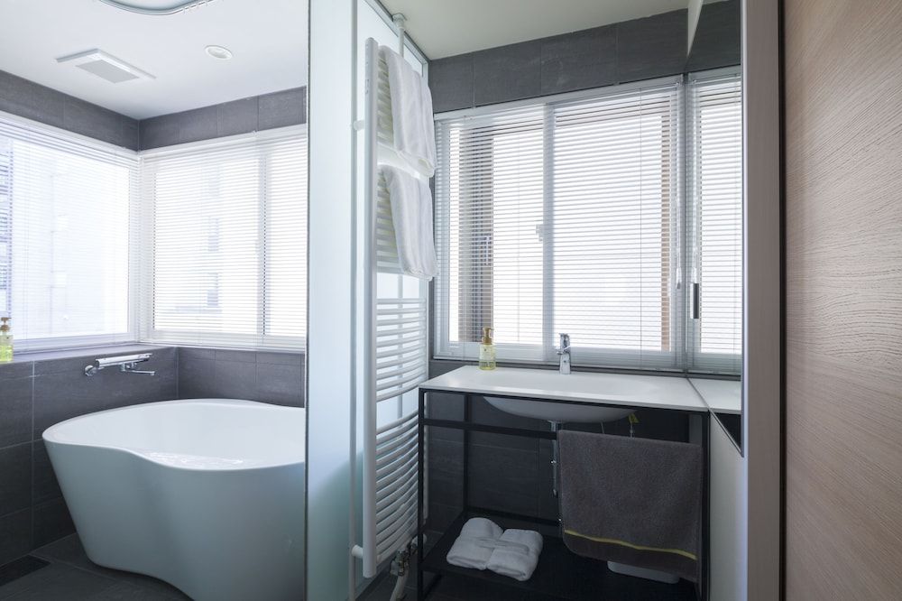 Kuranoya Sapporo Private Vacation Home (4 Bedrooms+5 Toilets+4 Bathrooms+3 Kitchens) 10