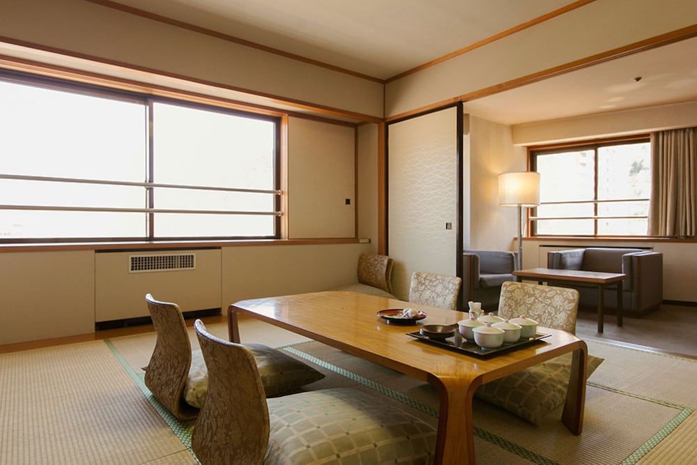 Deluxe Japanese Western Room, Corner, Tower Building, Private Bathroom, Smoking