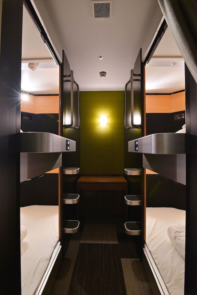 Gardens Cabin Female Only Private Cabin Quadruped Room