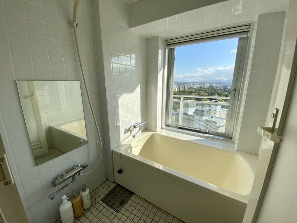 AMS Tower Nakajima Family Apartment (2102) 22