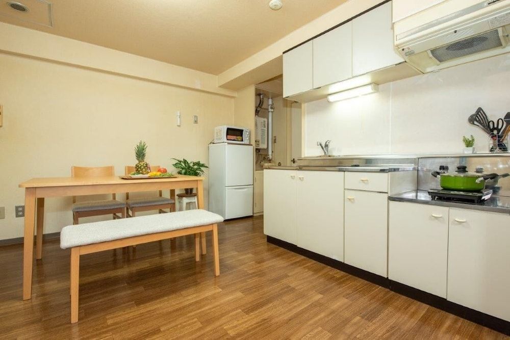undefined Heights Showa 606 4