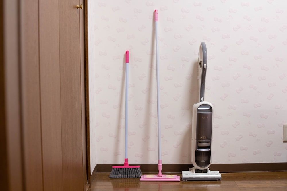 PEOPLE NoIII 211 Room (211) 22