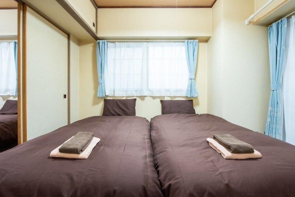 undefined Heights Showa 205 10