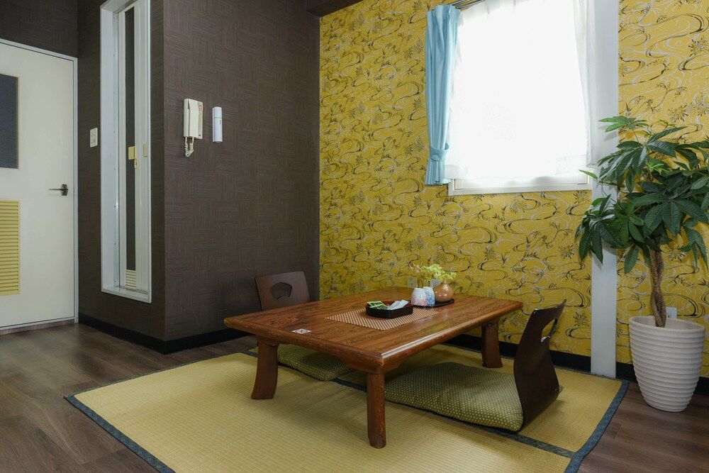 PEOPLE NoIII 601 Room (601) 13