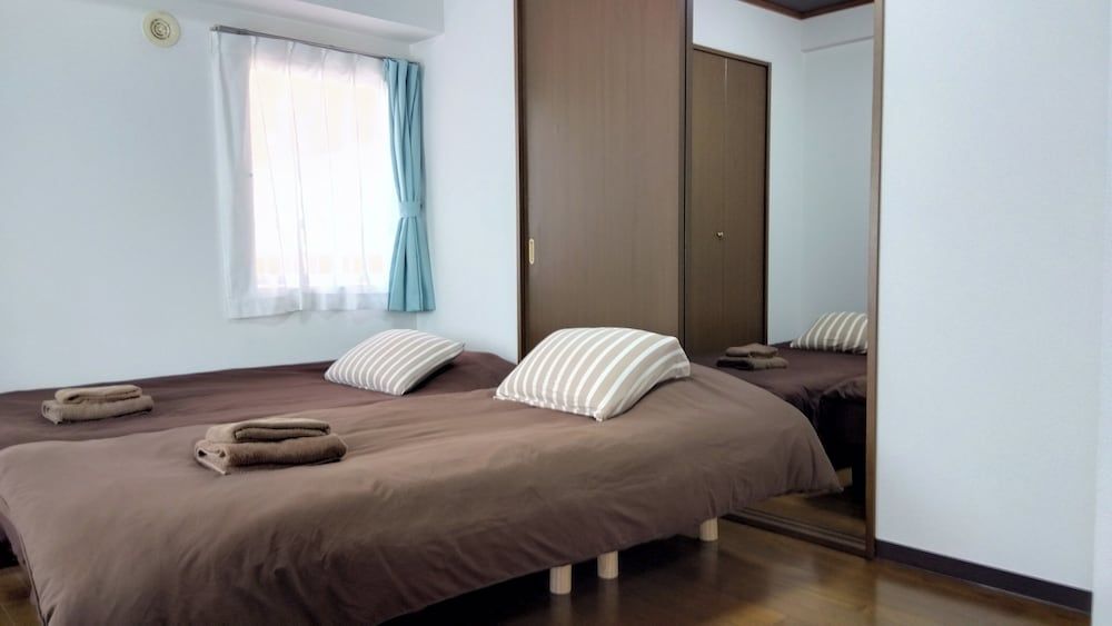 PEOPLE NoIII 311 Room (311) 5