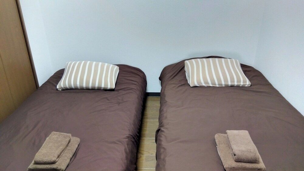 PEOPLE NoIII 311 Room (311) 4