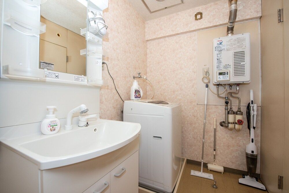 undefined Heights Showa 602 9