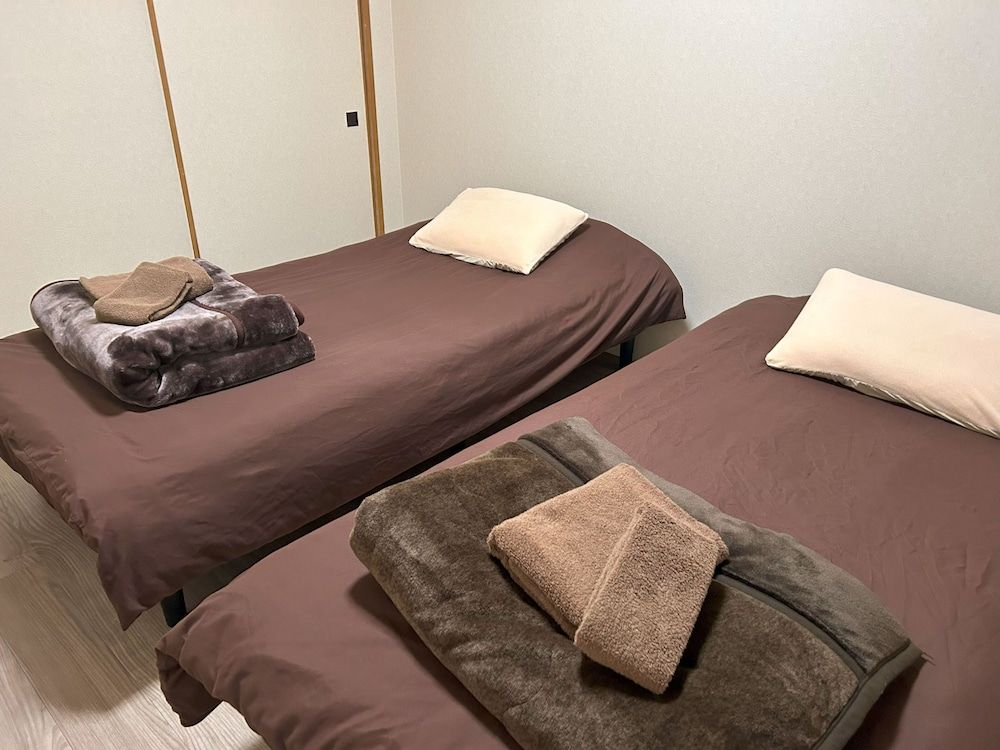 undefined Heights Showa 602 4