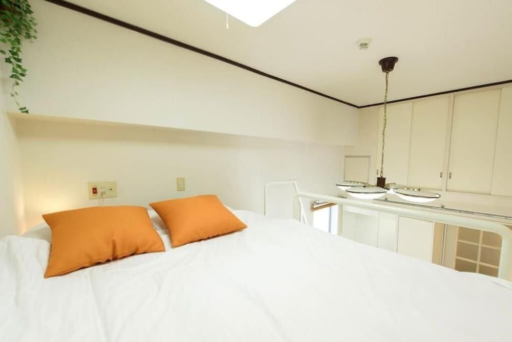 undefined Opus 702 4