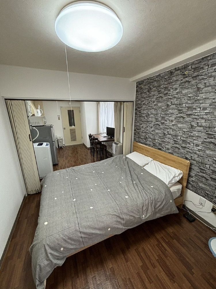 Room 303 Mattress can be used only when used by 3 people