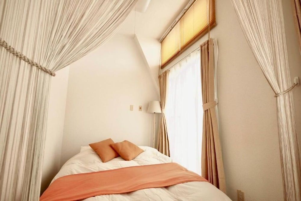 undefined Opus 802 3