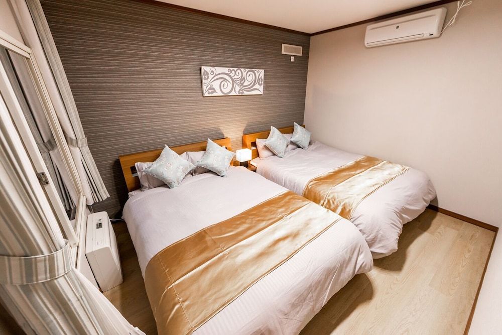 The Phoenix Private Vacation Home, Non Smoking 16