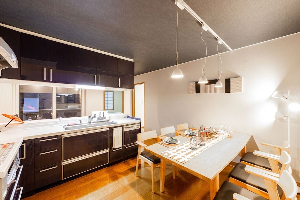 undefined The Worldwide House 3