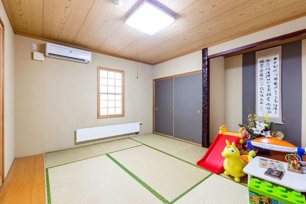 undefined The Worldwide House 10