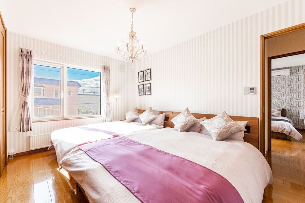 The Worldwide House Private Vacation Home, Non Smoking 5