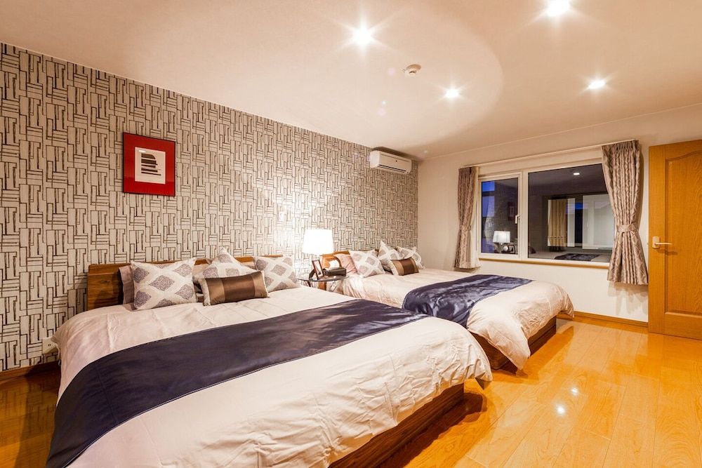 The Worldwide House Private Vacation Home, Non Smoking 17