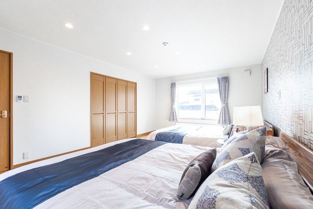 The Worldwide House Private Vacation Home, Non Smoking 9