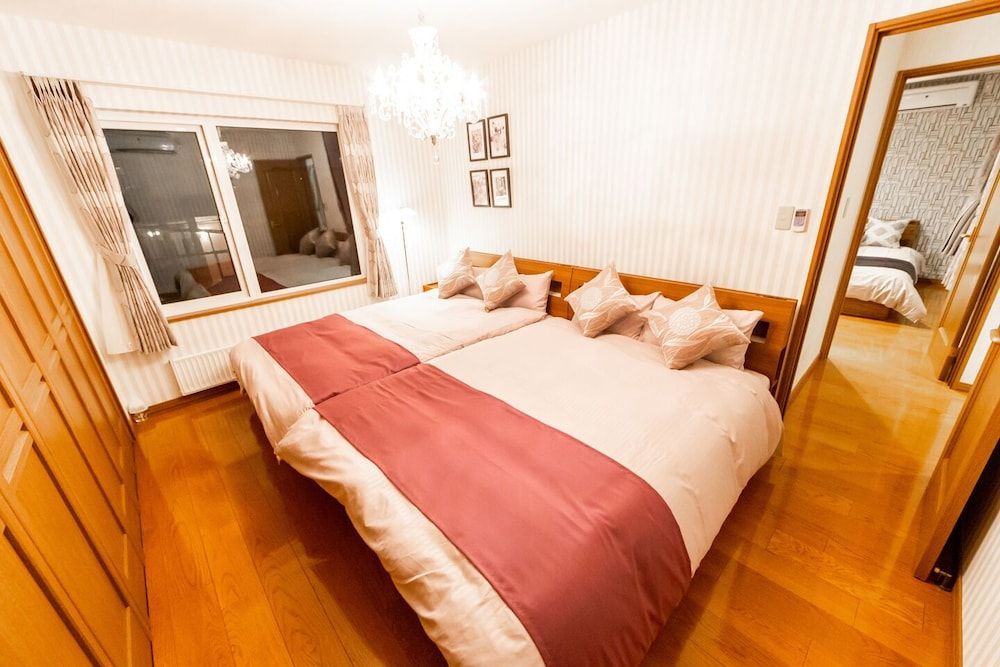 The Worldwide House Private Vacation Home, Non Smoking 20