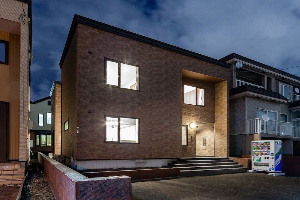 undefined The Worldwide House 2